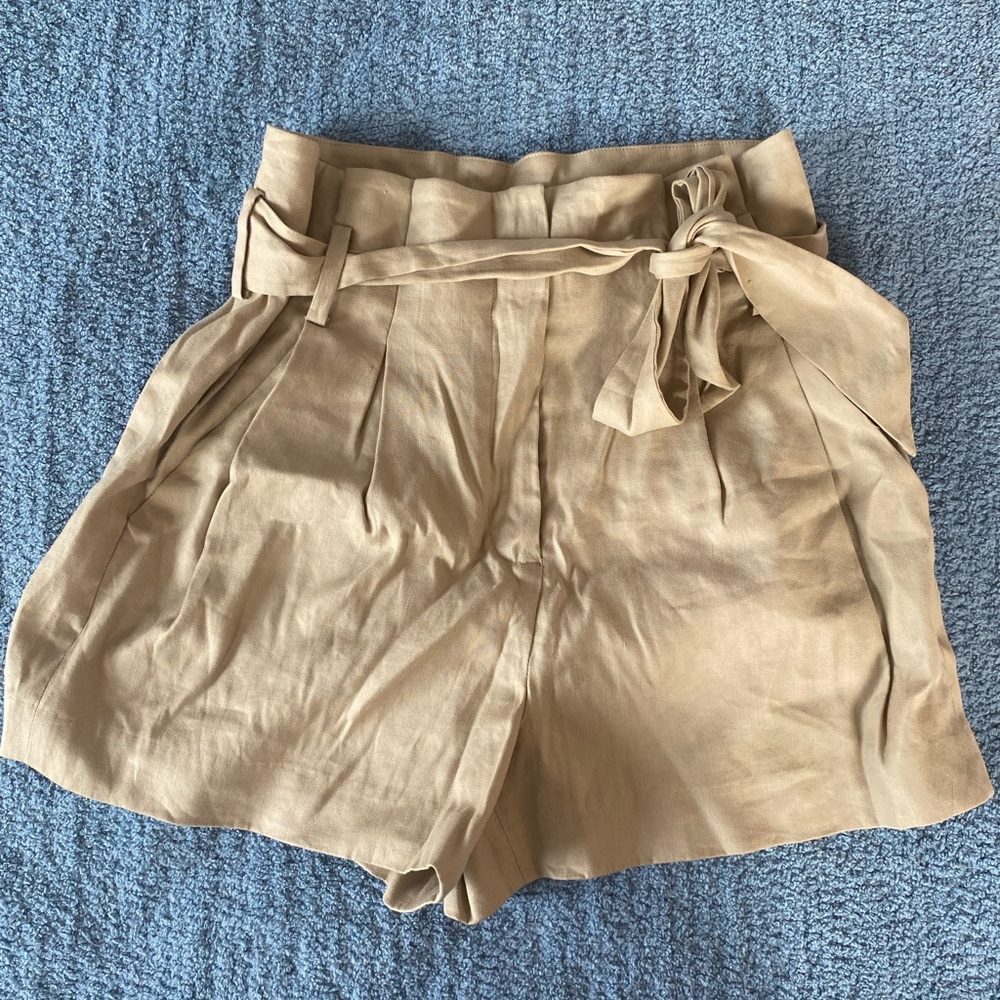 BNWOT Aritzia tie front shorts